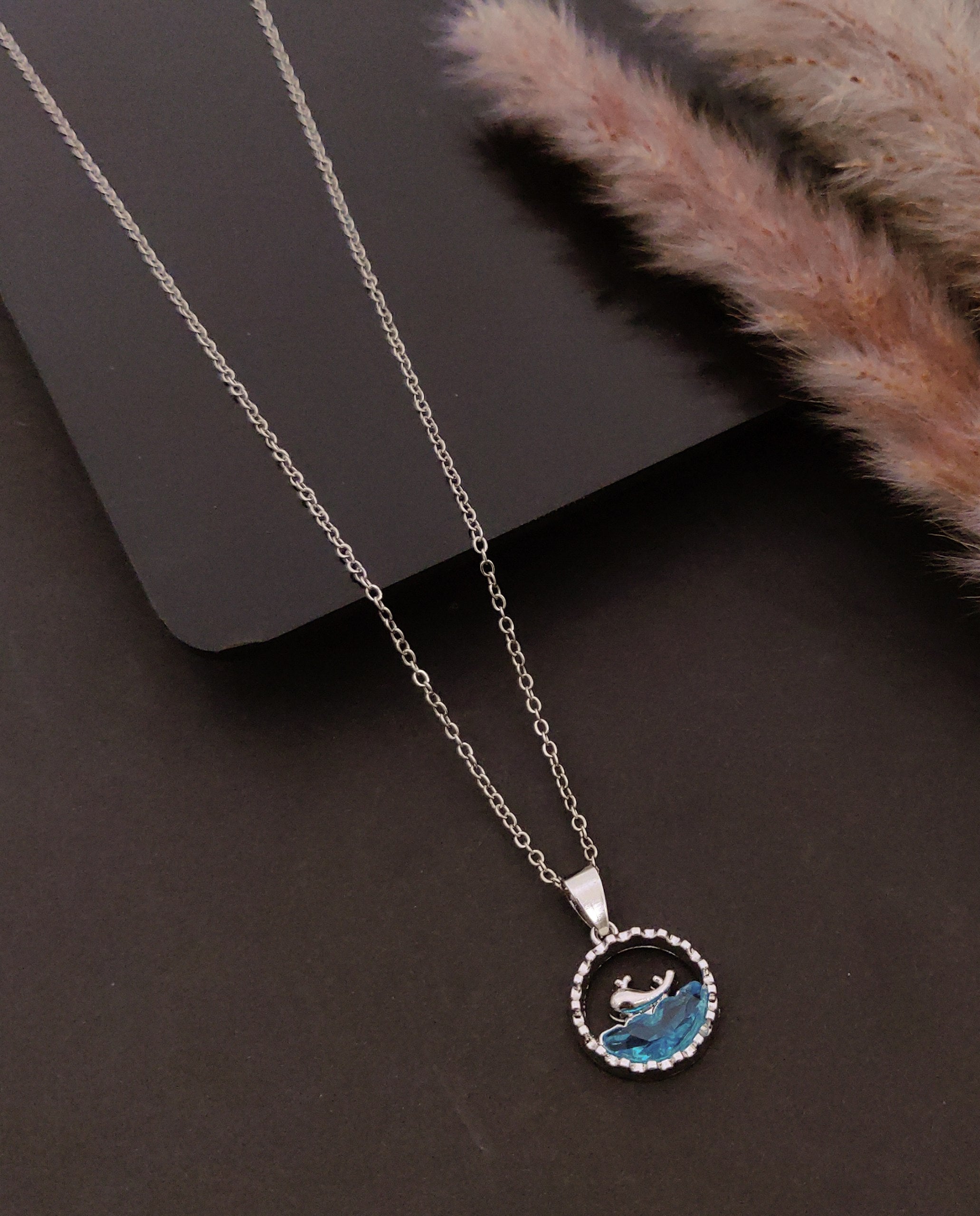 Circular Sea Animal Necklace - Dainty Beach Jewelry